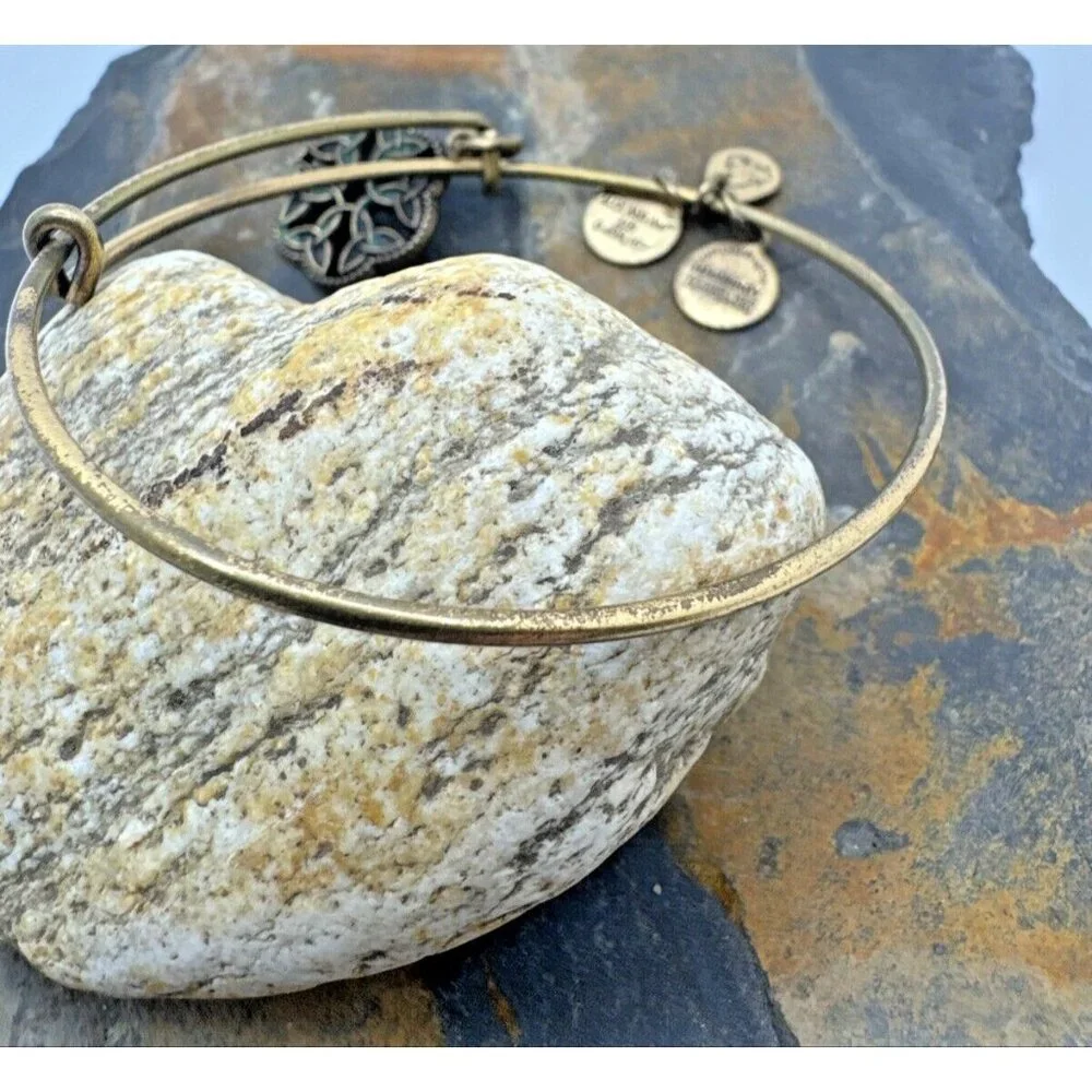 Jewelry Lot of 4 bracelets Alex and Ani Gold Tone USA Flag Charm Costume - Picture 10 of 16